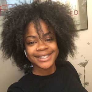 Meet your Posher, Loretta